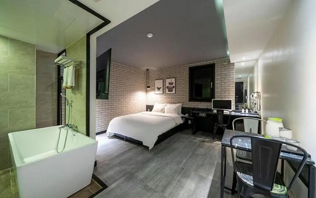 Premier Hotel Xym Soul 2*,